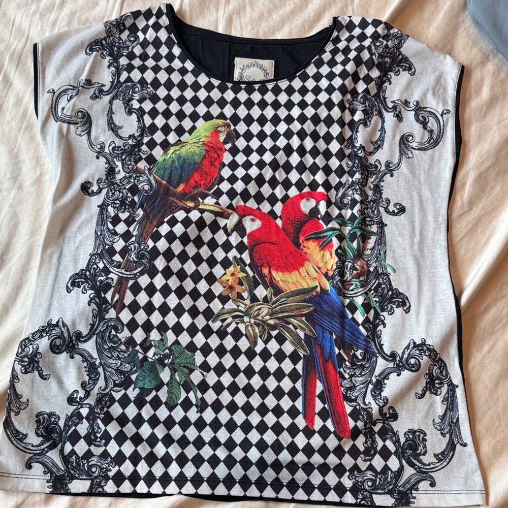 Colorful Parrot Print Short Sleeve Tee